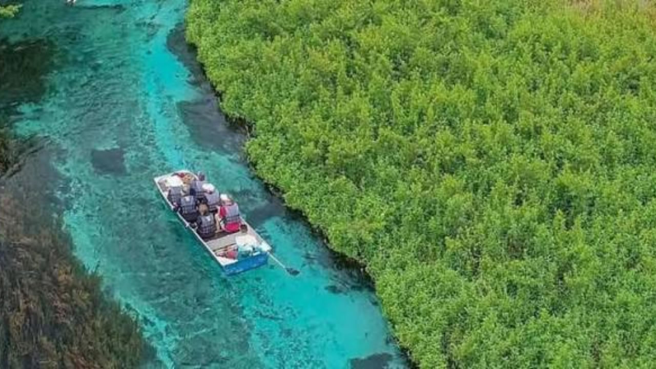 El río donde parece que flotás en el aire