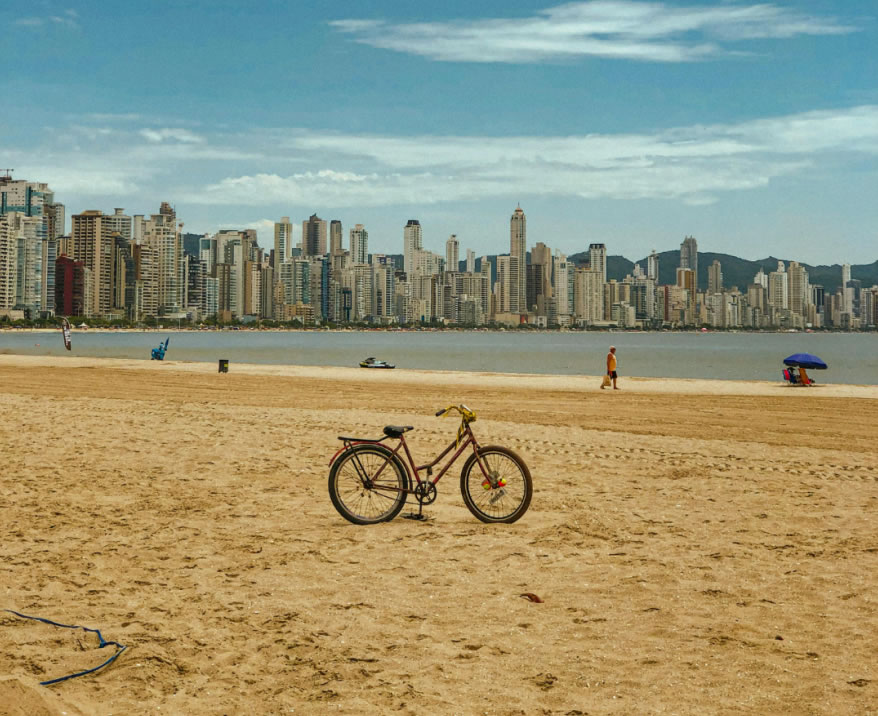Balneário Camboriú: más que la playa vertical del sur de Brasil.